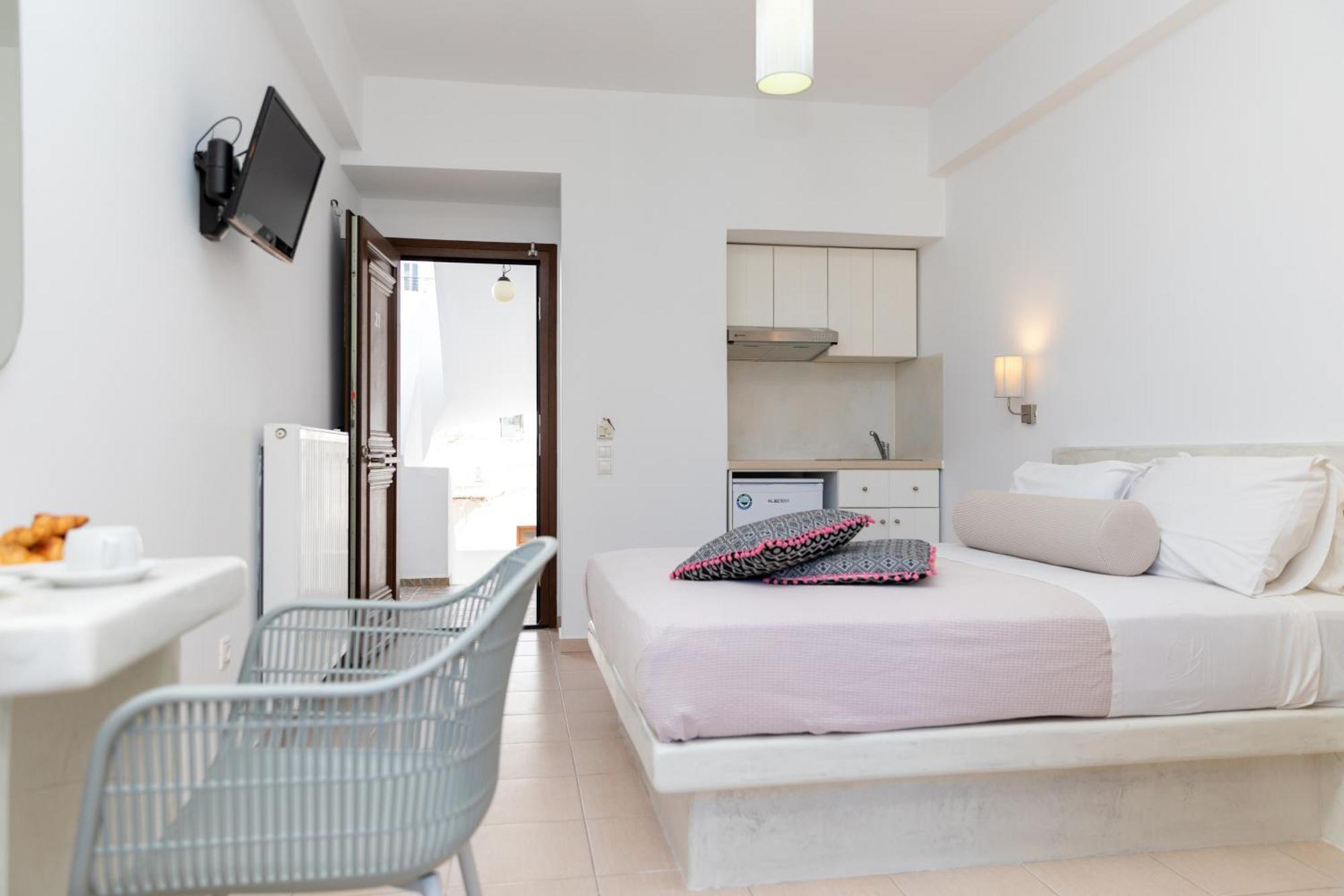 Depis Place And Apartment Naxos City